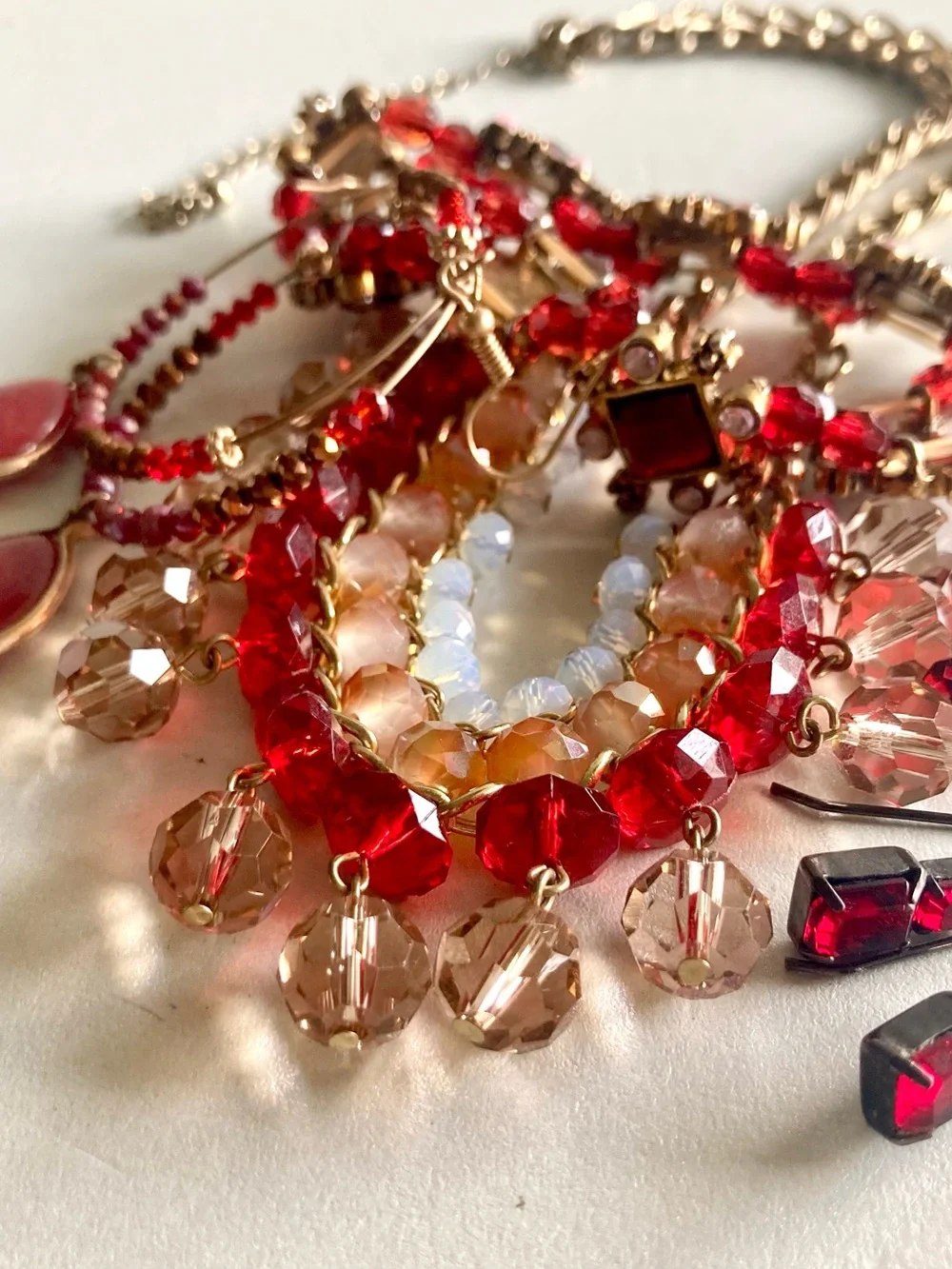 Red,Gold tone Statement Necklace and Earring bracelet 5 pc Set preloved Jewelry
